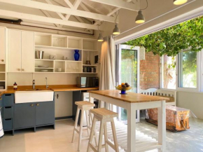 Sycamore House:Boho Luxe Retreat